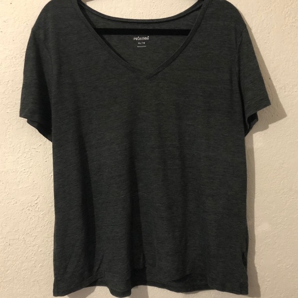 Old Navy Tops - 🔮 5/$25 Old Navy Relaxed V-neck Shirt